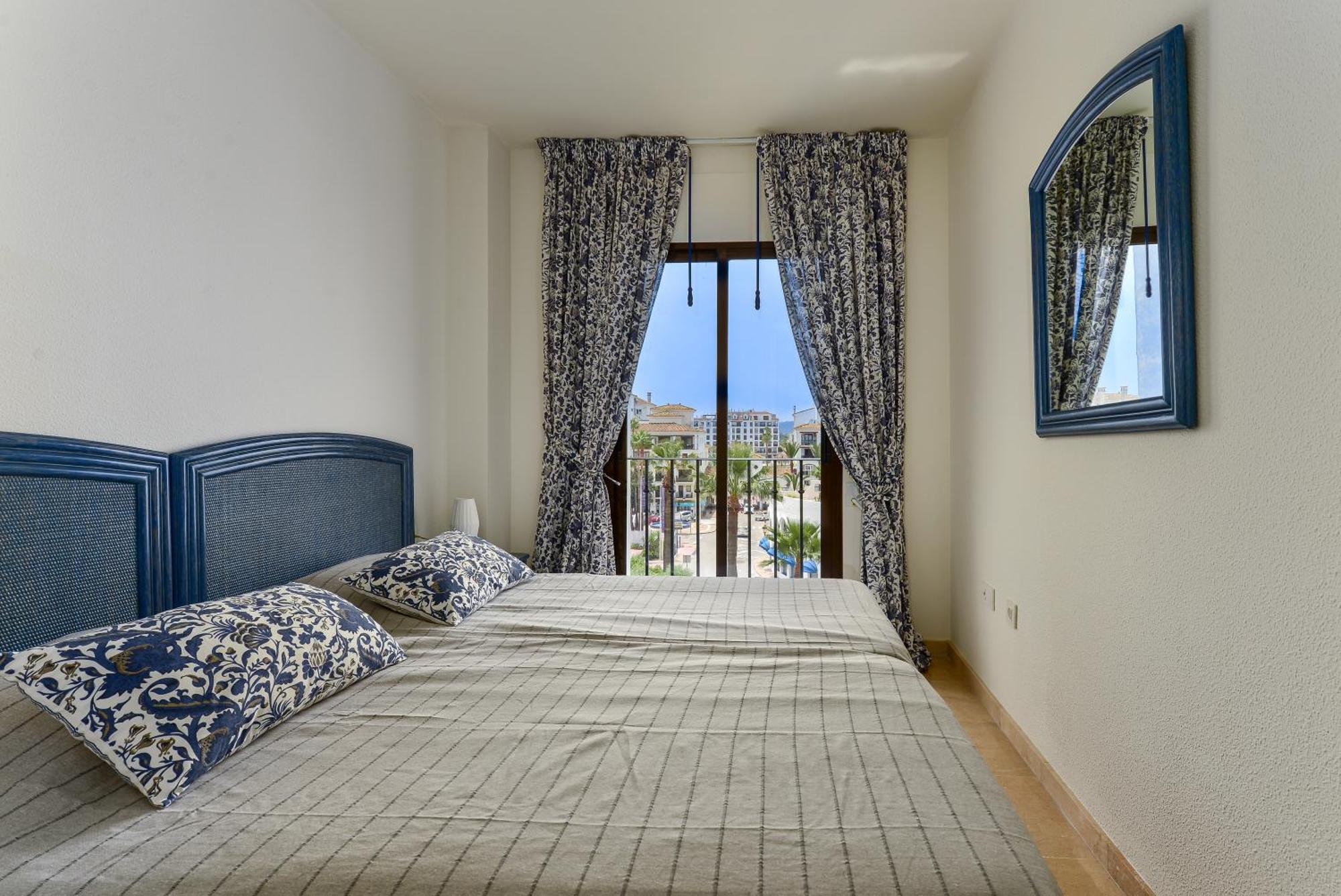 Duquesa Port Retreat Apartman Manilva Kültér fotó